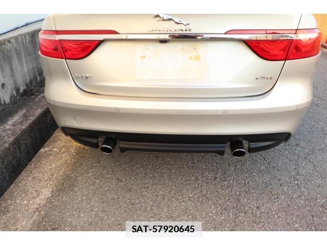 Jaguar XF 2017-03 7817189-10