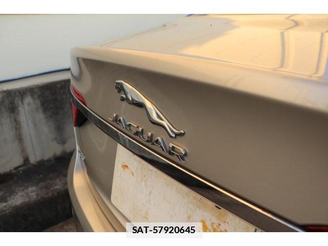 Jaguar XF 2017-03 7817189-11