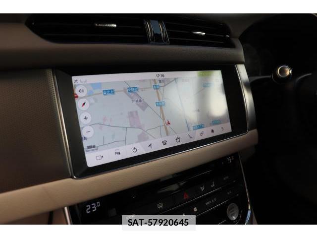 Jaguar XF 2017-03 7817189-17