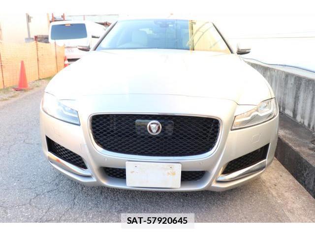 Jaguar XF 2017-03 7817189-5
