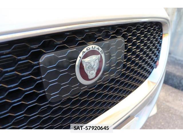 Jaguar XF 2017-03 7817189-7
