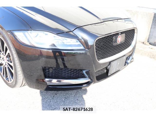 Jaguar XF 2016-03 7817199-11