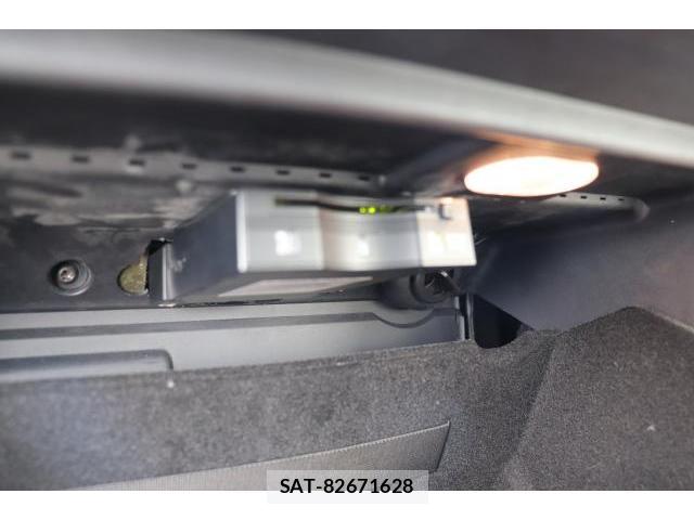 Jaguar XF 2016-03 7817199-16