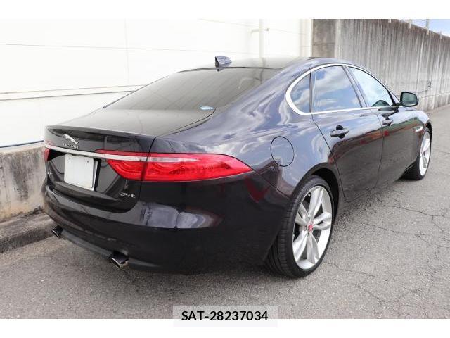 Jaguar XF 2016-10 7817201-1