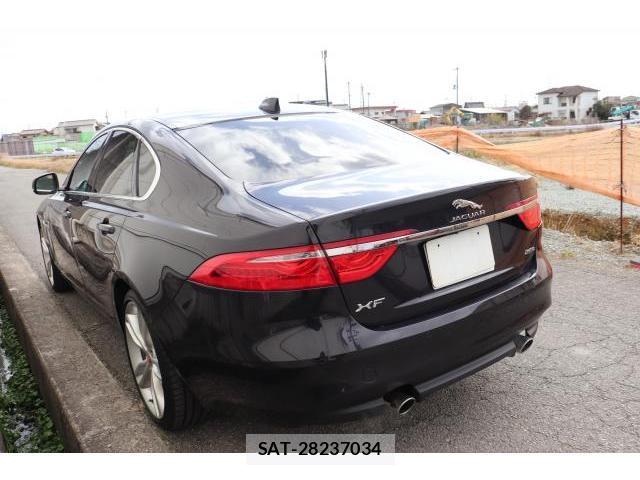 Jaguar XF 2016-10 7817201-14