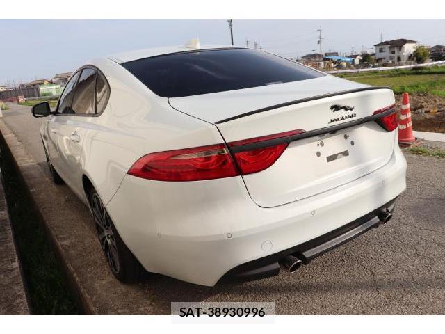 Jaguar XF 2016-02 7817203-14