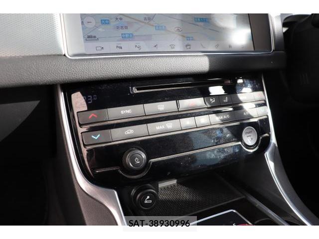 Jaguar XF 2016-02 7817203-16