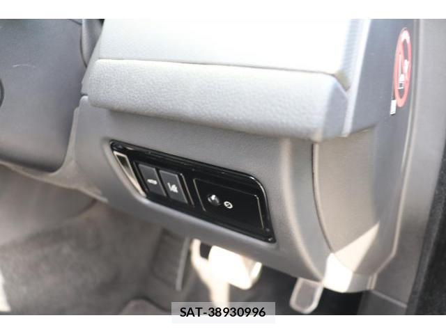 Jaguar XF 2016-02 7817203-17
