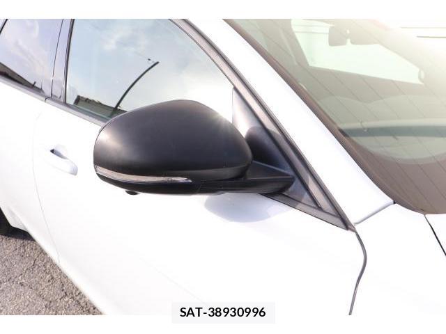 Jaguar XF 2016-02 7817203-3