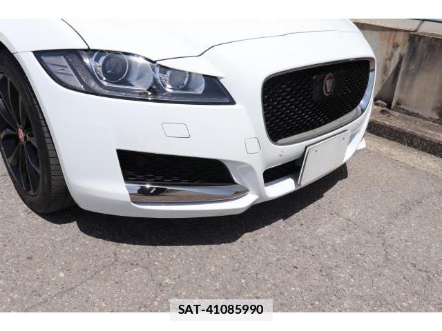 Jaguar XF 2017-03 7817204-11