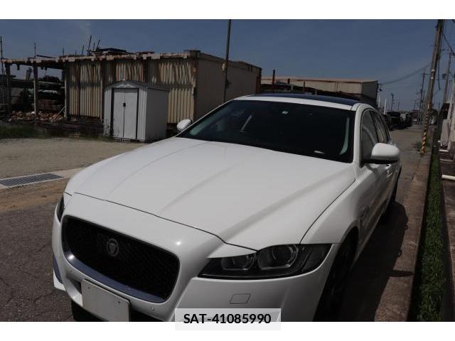 Jaguar XF 2017-03 7817204-12