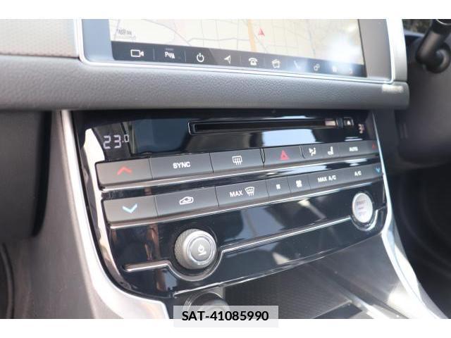 Jaguar XF 2017-03 7817204-17