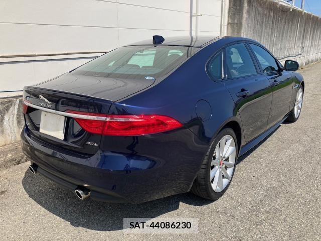Jaguar XF 2017-03 7817221-1