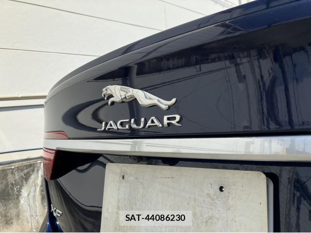 Jaguar XF 2017-03 7817221-14