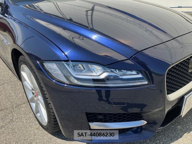 Jaguar XF 2017-03 7817221-3