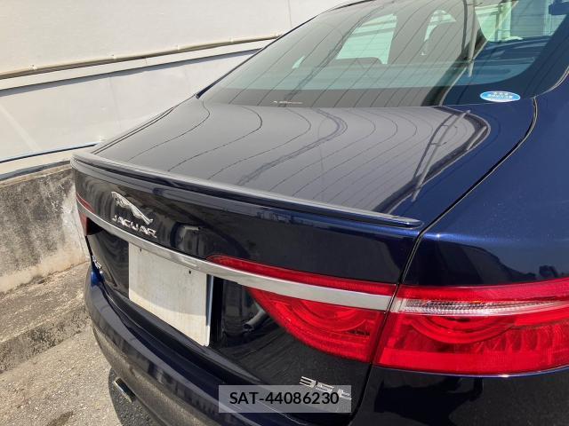 Jaguar XF 2017-03 7817221-4