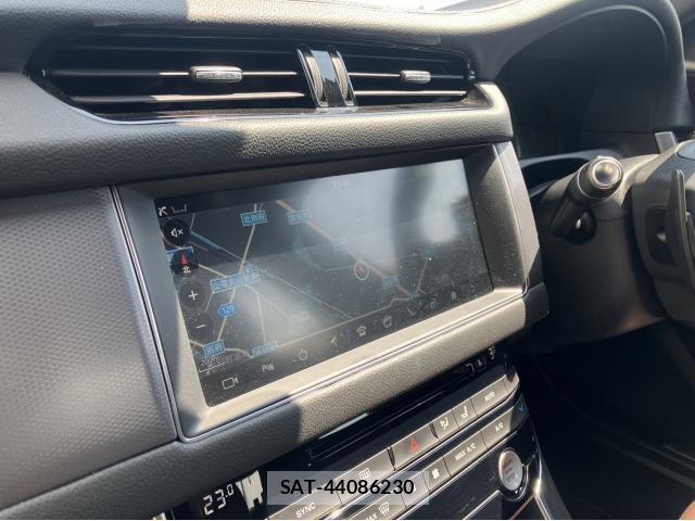 Jaguar XF 2017-03 7817221-9