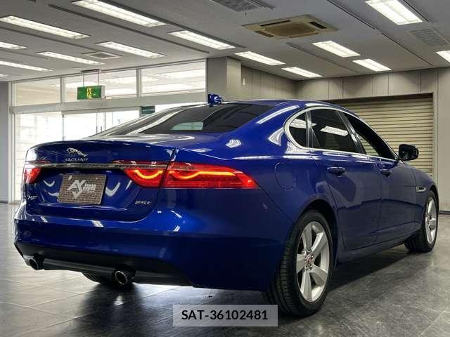 Jaguar XF 2017-03 7823299-14