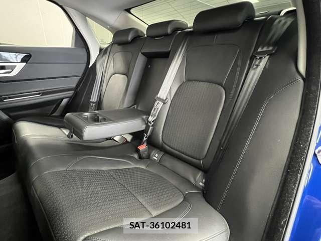 Jaguar XF 2017-03 7823299-19