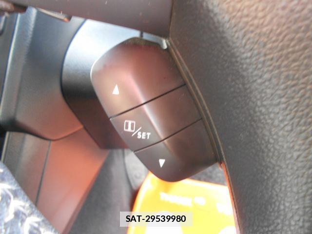 Subaru XV HYBRID 2014-01 7818578-9