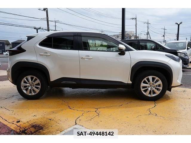 Toyota YARIS CROSS 2021-09 7815758-18