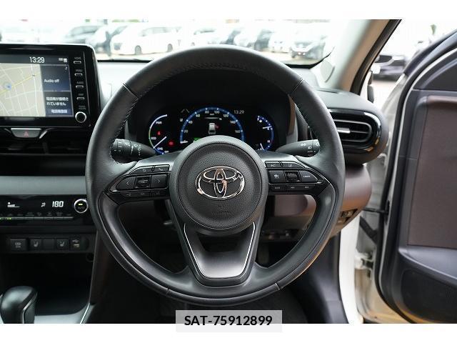 Toyota YARIS CROSS 2022-04 7815761-18