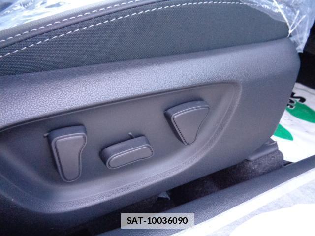Toyota YARIS CROSS 2026-02 7817087-12