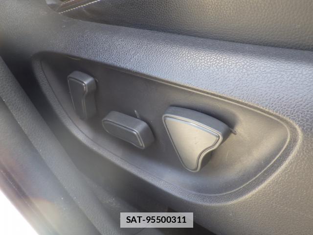 Toyota YARIS CROSS 2021-03 7819547-13