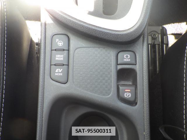 Toyota YARIS CROSS 2021-03 7819547-17