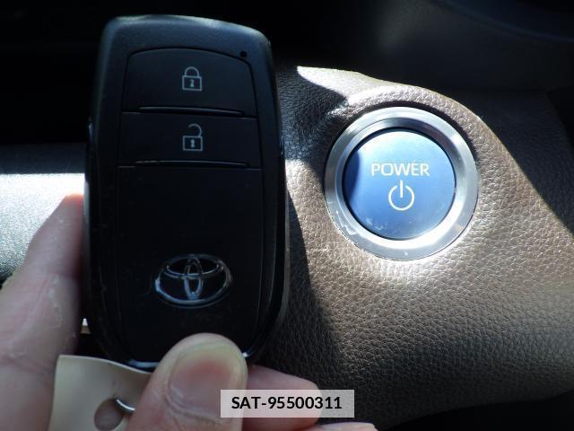 Toyota YARIS CROSS 2021-03 7819547-18