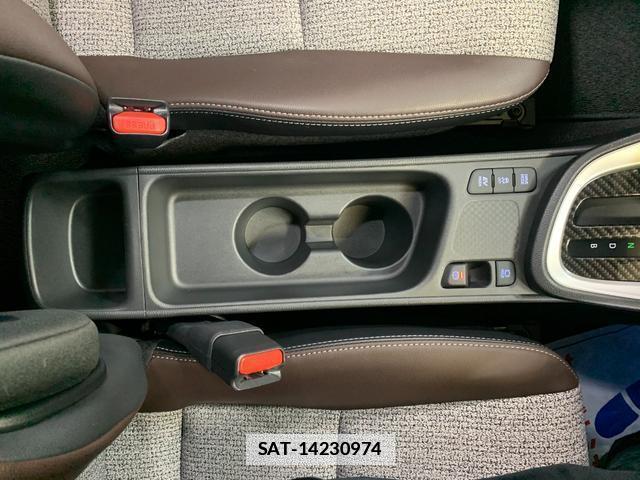 Toyota YARIS CROSS 2021-03 7820275-16