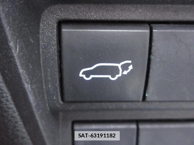 Toyota YARIS CROSS 2020-12 7820531-12