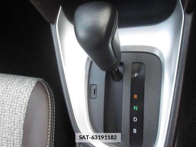 Toyota YARIS CROSS 2020-12 7820531-18