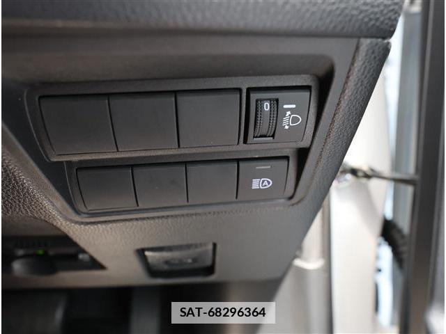 Toyota YARIS 2023-05 7811872-11
