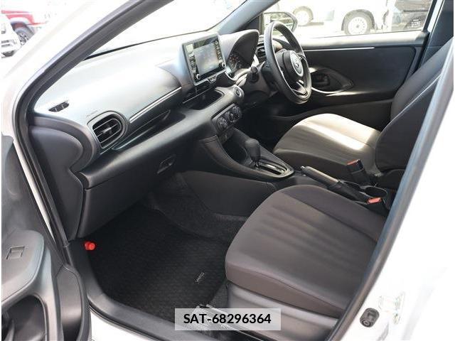 Toyota YARIS 2023-05 7811872-14