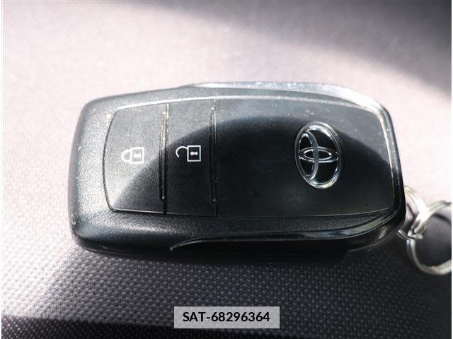 Toyota YARIS 2023-05 7811872-16
