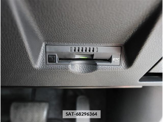 Toyota YARIS 2023-05 7811872-4