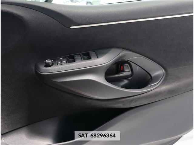 Toyota YARIS 2023-05 7811872-5
