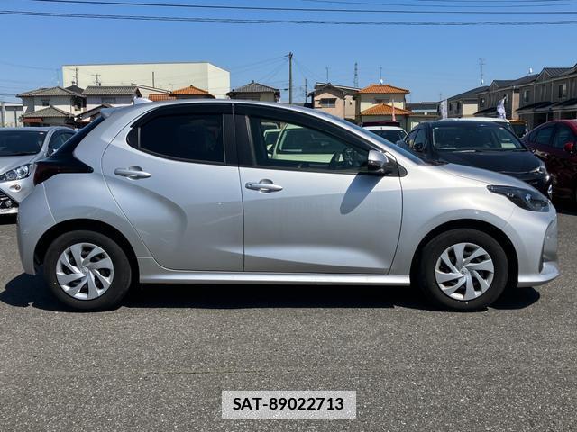 Toyota YARIS 2020-08 7812883-12