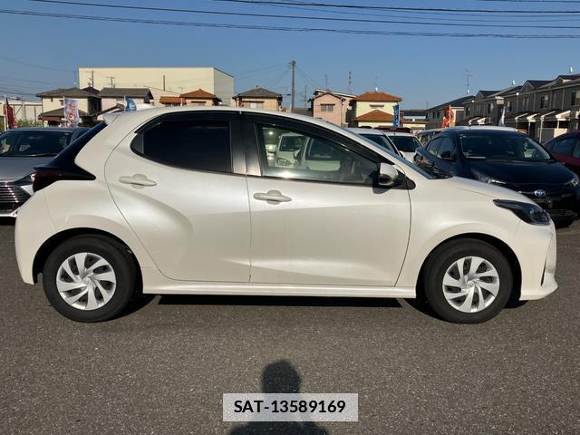 Toyota YARIS 2020-03 7812887-12