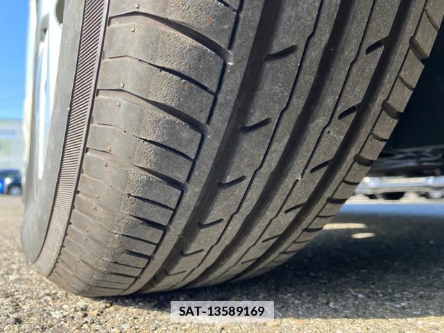 Toyota YARIS 2020-03 7812887-14