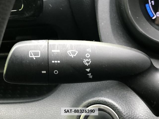 Toyota YARIS 2021-09 7813648-15