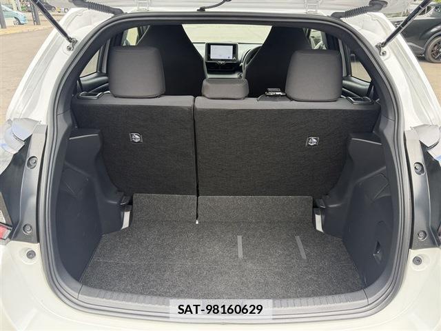 Toyota YARIS 2024-06 7814376-10