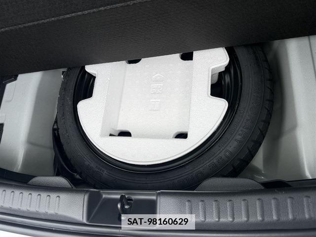 Toyota YARIS 2024-06 7814376-11