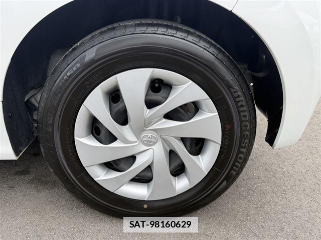 Toyota YARIS 2024-06 7814376-15