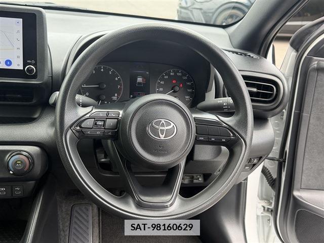 Toyota YARIS 2024-06 7814376-19