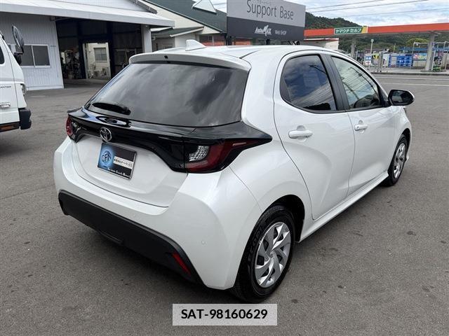 Toyota YARIS 2024-06 7814376-7