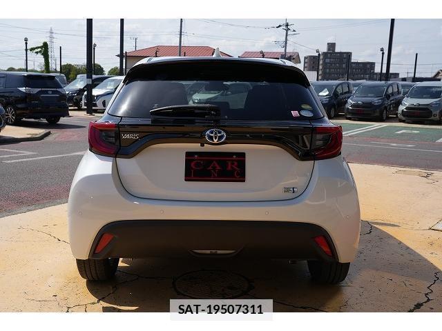 Toyota YARIS 2021-02 7815700-17