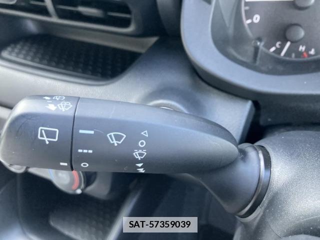 Toyota YARIS 2021-05 7816338-14
