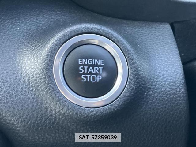 Toyota YARIS 2021-05 7816338-17